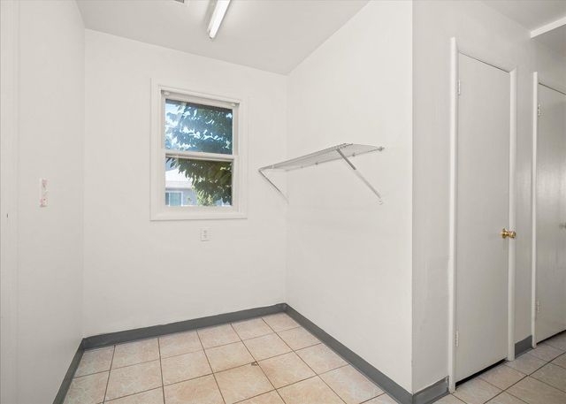 221 S Tshirley Rd, Spokane Valley, WA 99016