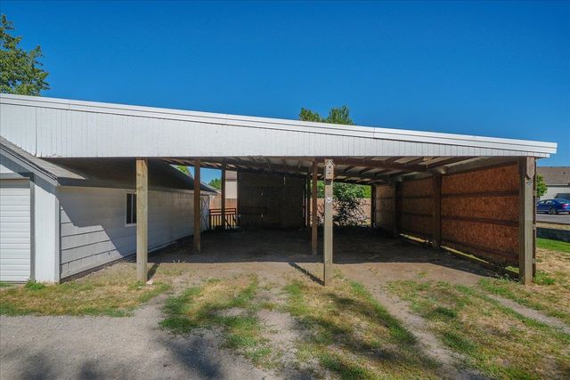 221 S Tshirley Rd, Spokane Valley, WA 99016