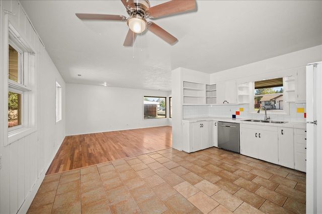 221 S Tshirley Rd, Spokane Valley, WA 99016