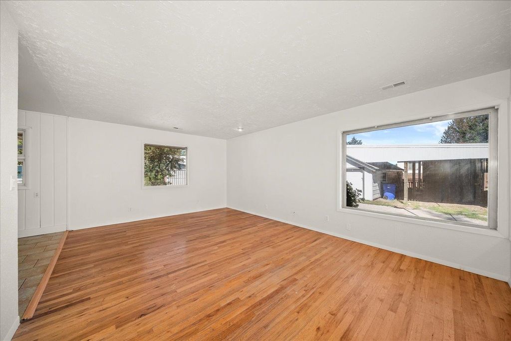 221 S Tshirley Rd, Spokane Valley, WA 99016 photo 5