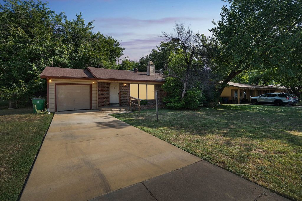 5313 Fossil Drive, Haltom City, TX 76117