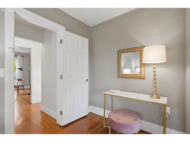 324 Nw 12TH St, Mc Minnville, OR 97128