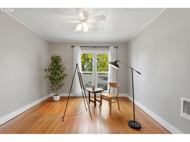 324 Nw 12TH St, Mc Minnville, OR 97128