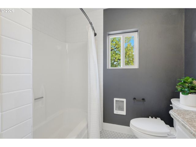 324 Nw 12TH St, Mc Minnville, OR 97128