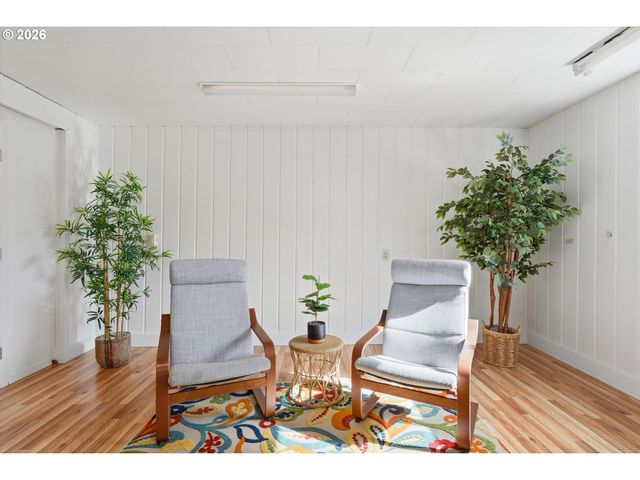 324 Nw 12TH St, Mc Minnville, OR 97128