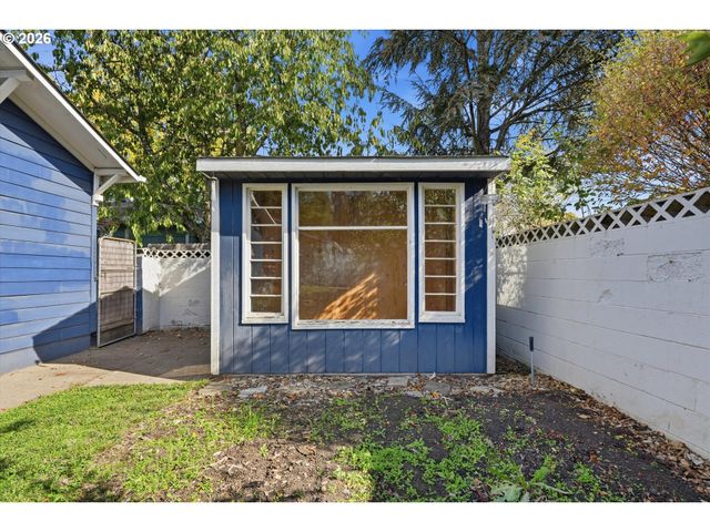 324 Nw 12TH St, Mc Minnville, OR 97128