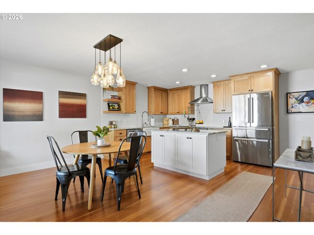 324 Nw 12TH St, Mc Minnville, OR 97128
