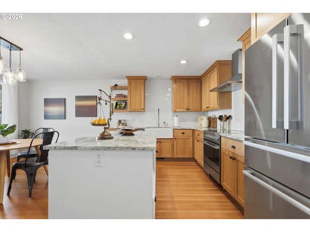 324 Nw 12TH St, Mc Minnville, OR 97128