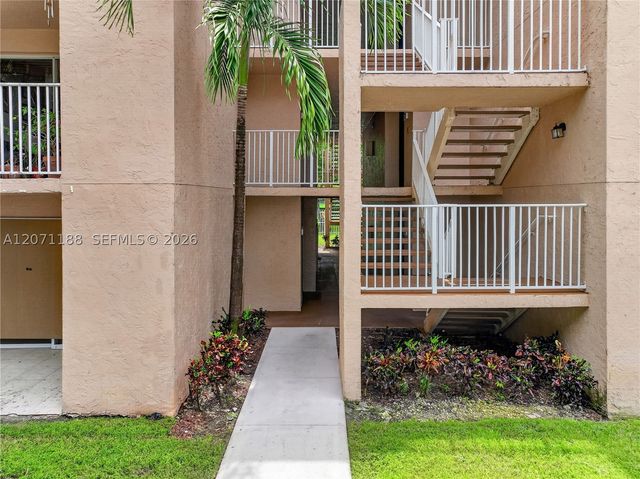 15780 SW 106th Ter 104, Miami, FL 33196