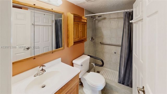 15780 SW 106th Ter 104, Miami, FL 33196