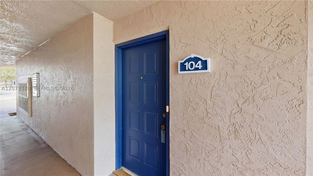 15780 SW 106th Ter 104, Miami, FL 33196