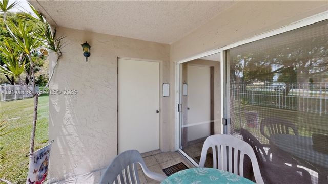 15780 SW 106th Ter 104, Miami, FL 33196