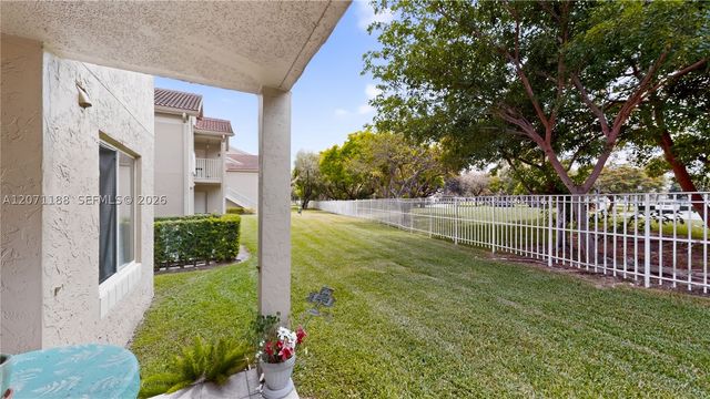 15780 SW 106th Ter 104, Miami, FL 33196