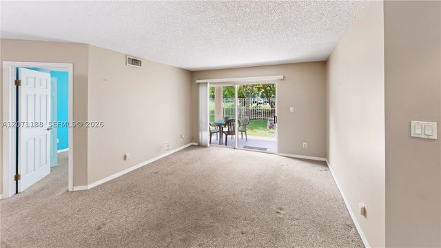 15780 SW 106th Ter 104, Miami, FL 33196