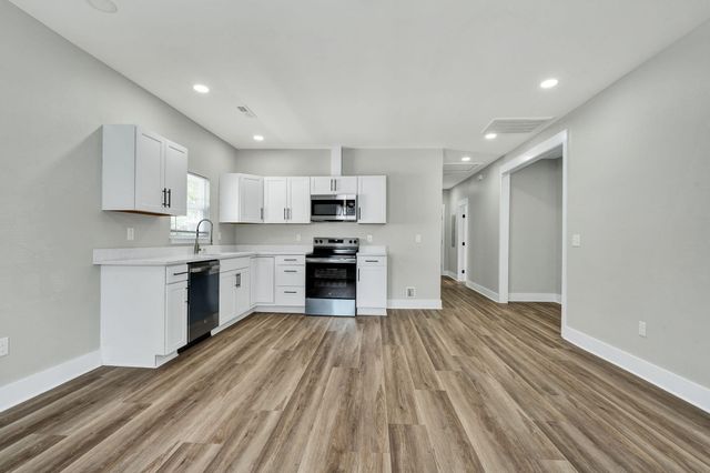 210 S Moore Road, Chattanooga, TN 37411