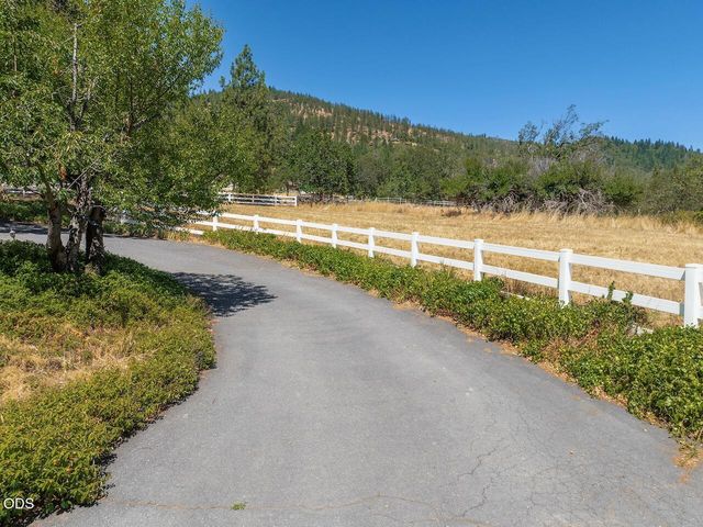 1361 Oxyoke Road, Grants Pass, OR 97526