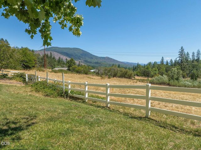 1361 Oxyoke Road, Grants Pass, OR 97526
