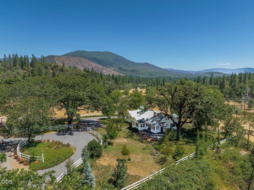 1361 Oxyoke Road, Grants Pass, OR 97526
