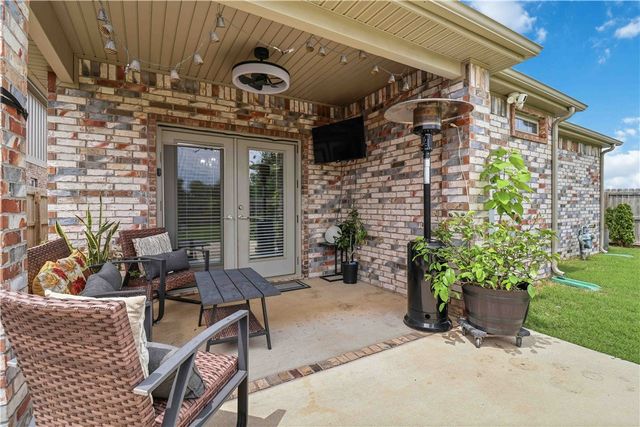 1427 Fifth Avenue, Lowell, AR 72745