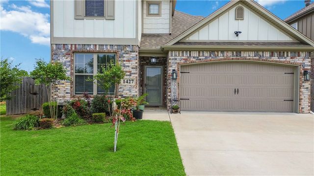 1427 Fifth Avenue, Lowell, AR 72745