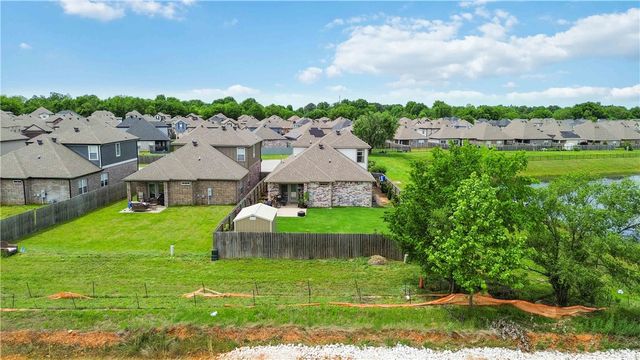 1427 Fifth Avenue, Lowell, AR 72745
