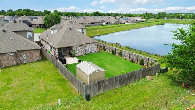 1427 Fifth Avenue, Lowell, AR 72745