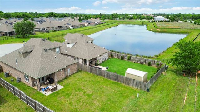 1427 Fifth Avenue, Lowell, AR 72745