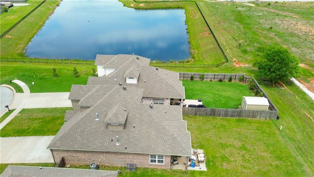 1427 Fifth Avenue, Lowell, AR 72745