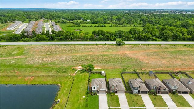 1427 Fifth Avenue, Lowell, AR 72745