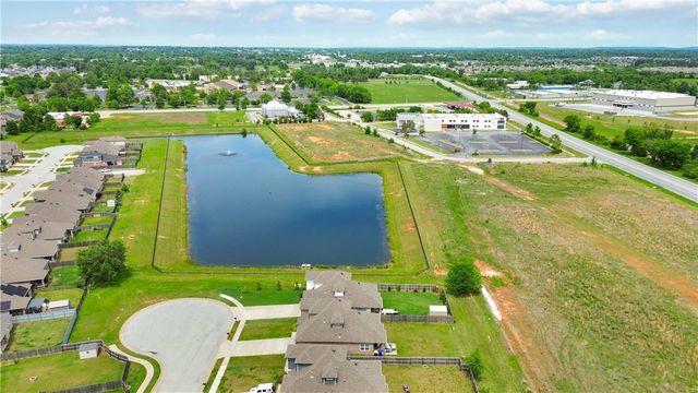 1427 Fifth Avenue, Lowell, AR 72745
