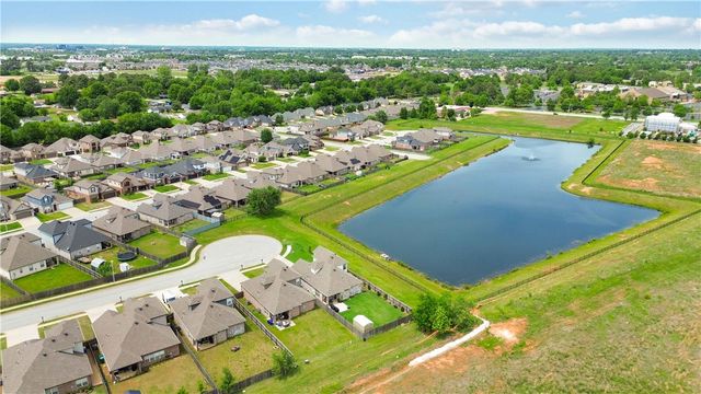 1427 Fifth Avenue, Lowell, AR 72745