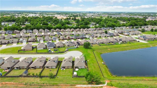 1427 Fifth Avenue, Lowell, AR 72745