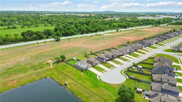 1427 Fifth Avenue, Lowell, AR 72745