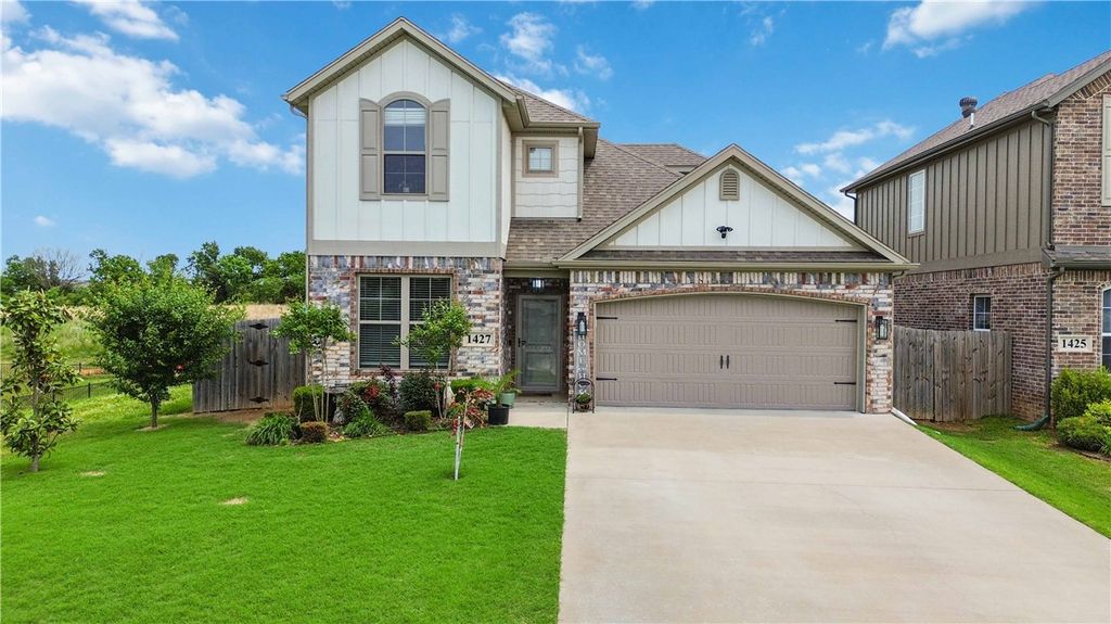 1427 Fifth Avenue, Lowell, AR 72745