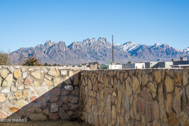 3846 Santa Alexandra Road, Las Cruces, NM 88012