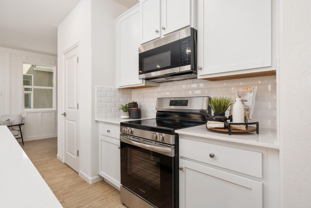 Image 11 of property listing at 1542 Bloom Lane, Clovis, CA 93619