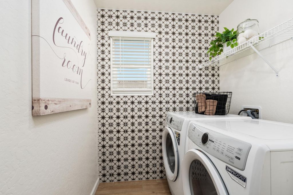 Image 16 of property listing at 1542 Bloom Lane, Clovis, CA 93619