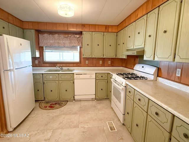 10675 N Kilimanjaro Avenue, Tucson, AZ 85737