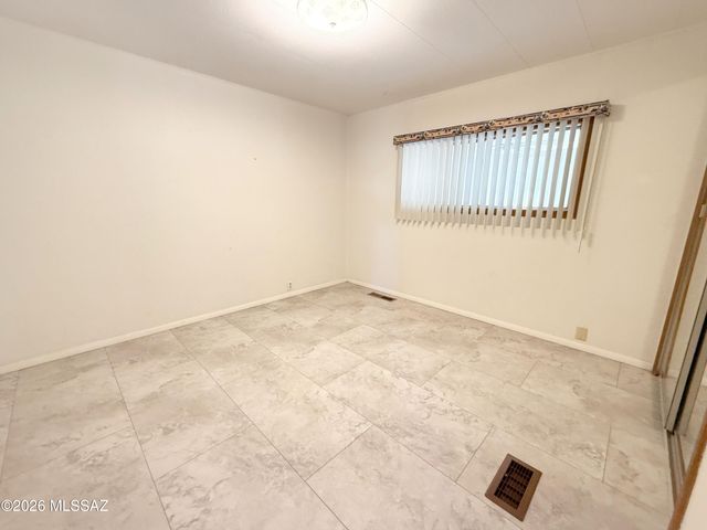 10675 N Kilimanjaro Avenue, Tucson, AZ 85737