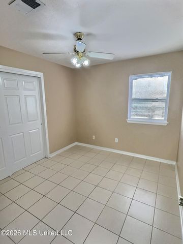 302 Hunter Drive, Ocean Springs, MS 39564