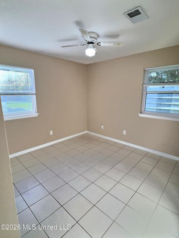 302 Hunter Drive, Ocean Springs, MS 39564