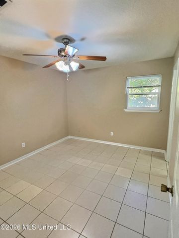 302 Hunter Drive, Ocean Springs, MS 39564