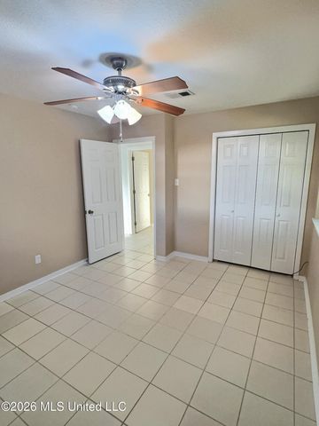 302 Hunter Drive, Ocean Springs, MS 39564