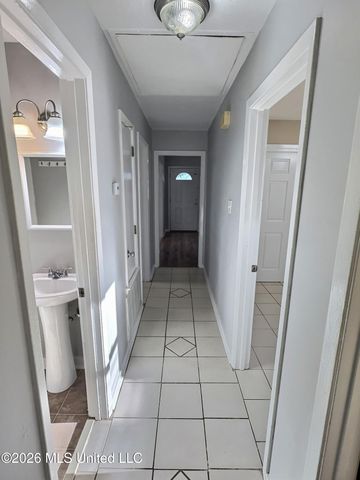 302 Hunter Drive, Ocean Springs, MS 39564