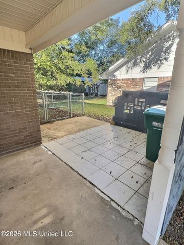 302 Hunter Drive, Ocean Springs, MS 39564