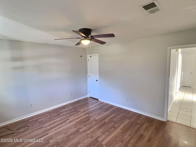 302 Hunter Drive, Ocean Springs, MS 39564