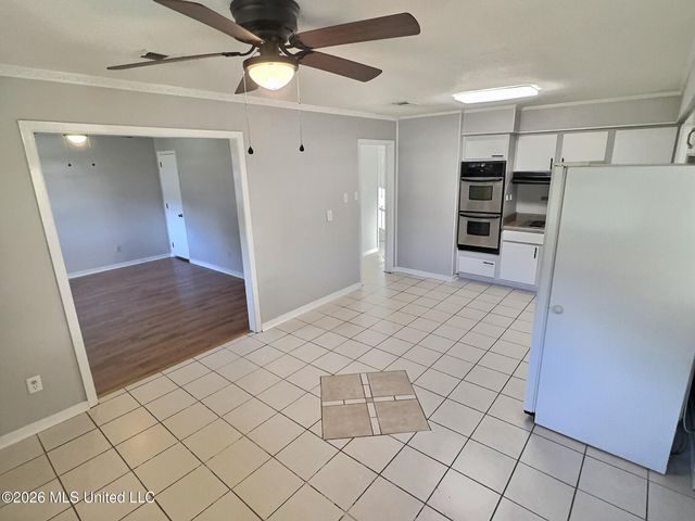 302 Hunter Drive, Ocean Springs, MS 39564