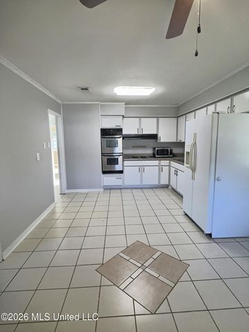 302 Hunter Drive, Ocean Springs, MS 39564