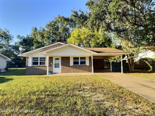 302 Hunter Drive, Ocean Springs, MS 39564