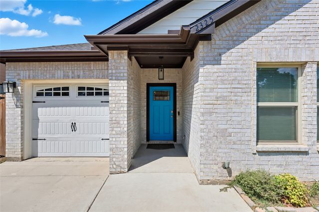 2325 Echo Lake Drive, Dallas, TX 75253